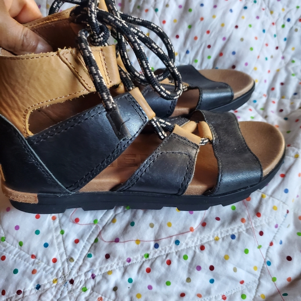 Sorel Women’s Black and Tan Lace-Up Comfort Sandals